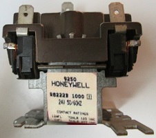 Honeywell R8222B 1000 Relay 24Vac Used SPDT Switching contacts
